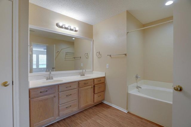 1900 Carriage Club DR, Cedar Park, TX 78613