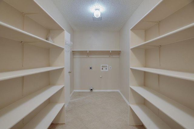 1900 Carriage Club DR, Cedar Park, TX 78613