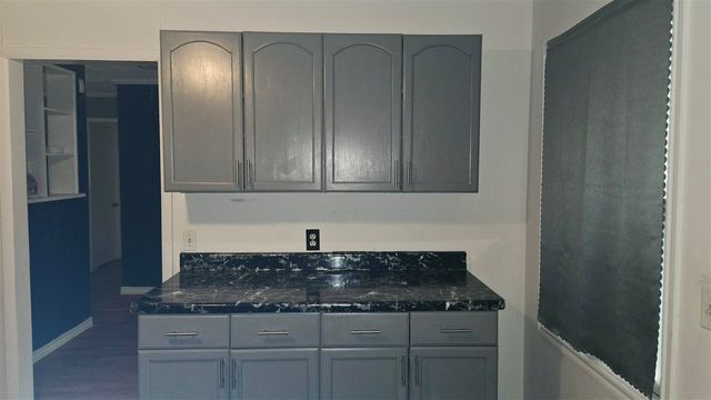 3118 NW Kinyon Ave, Lawton, OK 73505