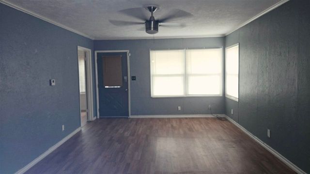 3118 NW Kinyon Ave, Lawton, OK 73505