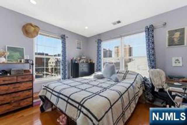 226 Matthews Drive, Newark, NJ 07103