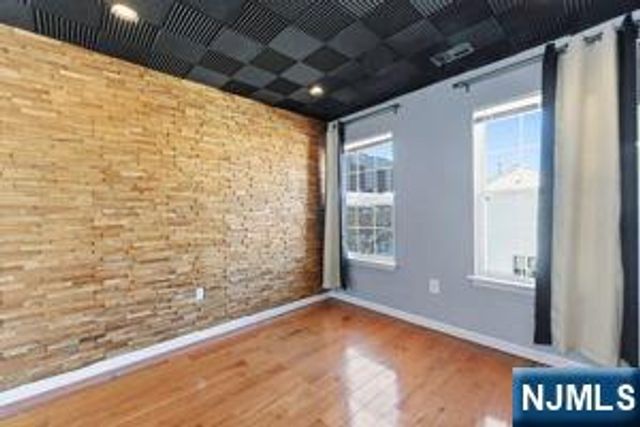 226 Matthews Drive, Newark, NJ 07103