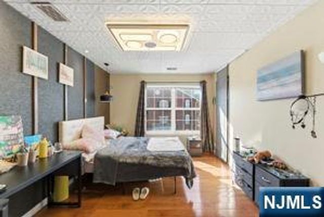 226 Matthews Drive, Newark, NJ 07103