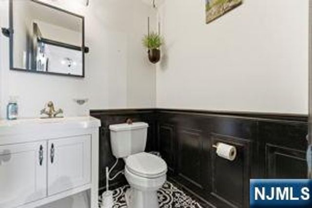 226 Matthews Drive, Newark, NJ 07103