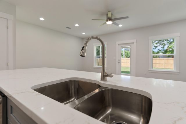 704 Ferguson Drive 9, Fort Walton Beach, FL 32547