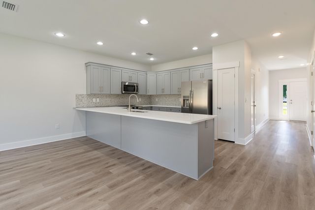 704 Ferguson Drive 9, Fort Walton Beach, FL 32547