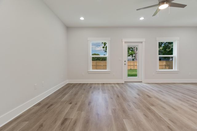 704 Ferguson Drive 9, Fort Walton Beach, FL 32547