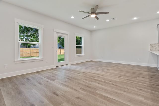 704 Ferguson Drive 9, Fort Walton Beach, FL 32547