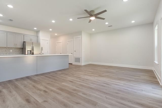 704 Ferguson Drive 9, Fort Walton Beach, FL 32547