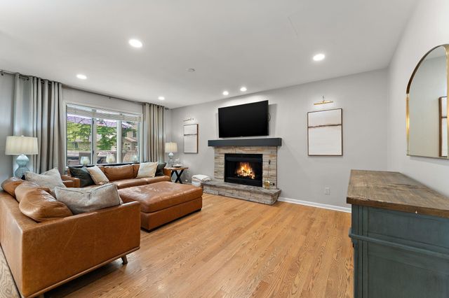 380 Sandpiper Drive, Chesterton, IN 46304
