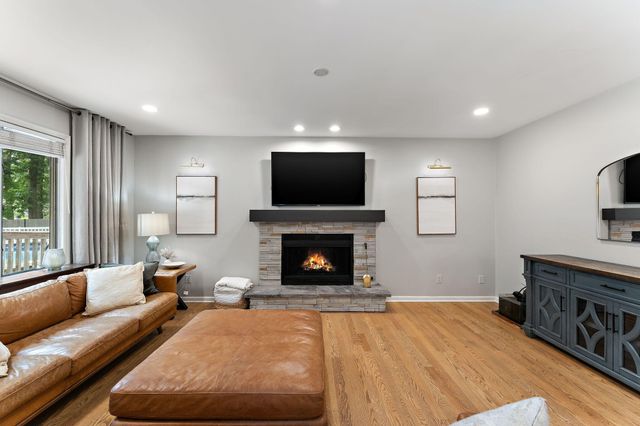 380 Sandpiper Drive, Chesterton, IN 46304