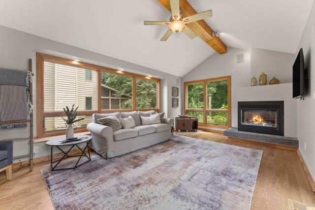 380 Sandpiper Drive, Chesterton, IN 46304