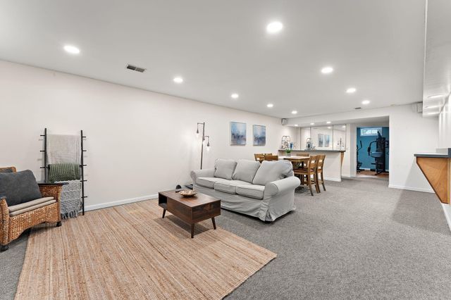 380 Sandpiper Drive, Chesterton, IN 46304
