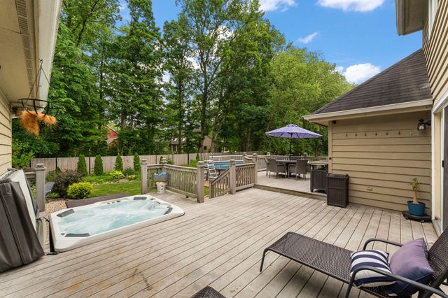 380 Sandpiper Drive, Chesterton, IN 46304