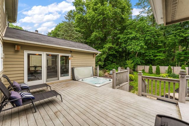 380 Sandpiper Drive, Chesterton, IN 46304