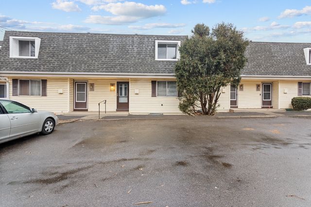 2355 Dorland Place E, Maplewood, MN 55119