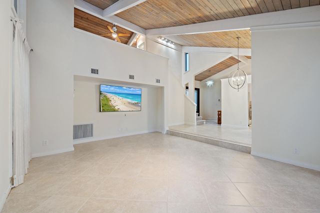 101 W Spearfish Lane, Jupiter, FL 33477