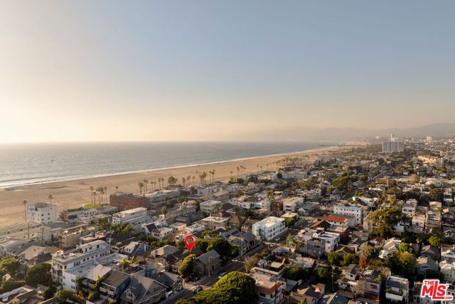 46 Wavecrest Avenue, Venice, CA 90291