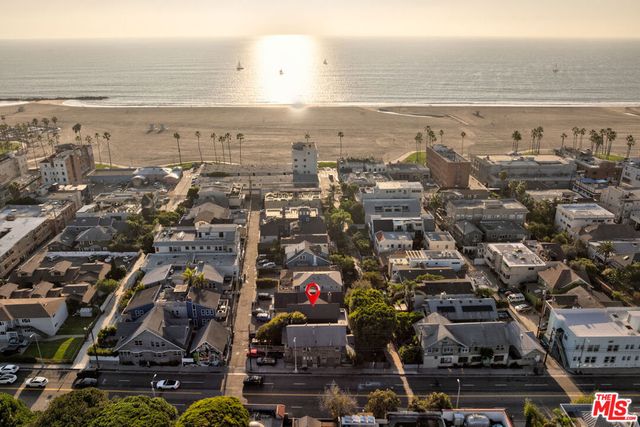 46 Wavecrest Avenue, Venice, CA 90291