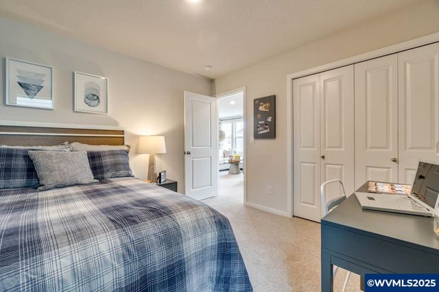 340 Greencrest St NE, Salem, OR 97301