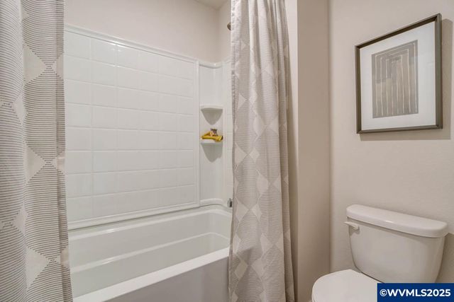 340 Greencrest St NE, Salem, OR 97301