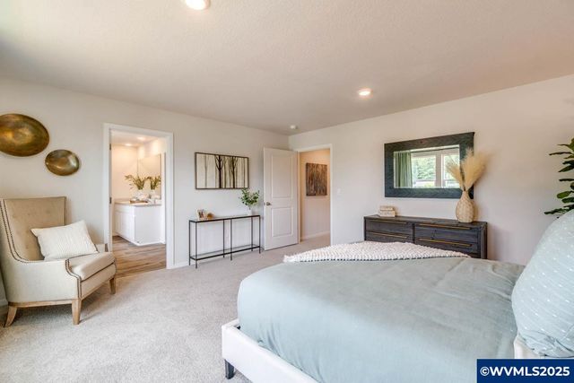 340 Greencrest St NE, Salem, OR 97301