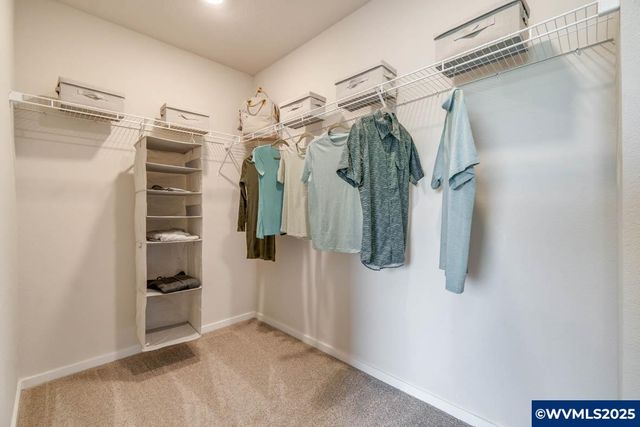 340 Greencrest St NE, Salem, OR 97301