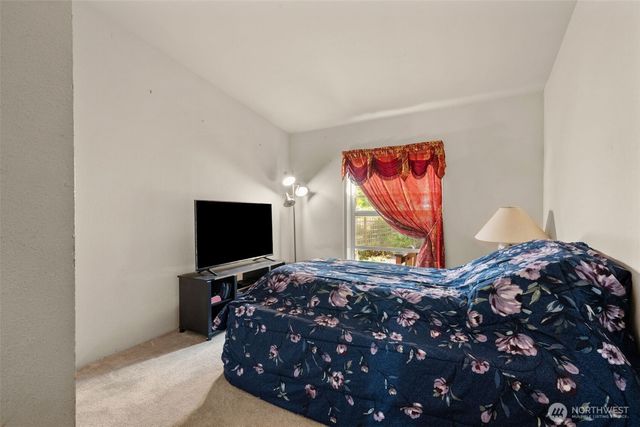 300 E Skookum Drive NE, Shelton, WA 98584