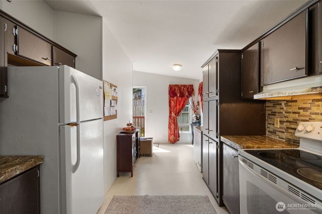 300 E Skookum Drive NE, Shelton, WA 98584