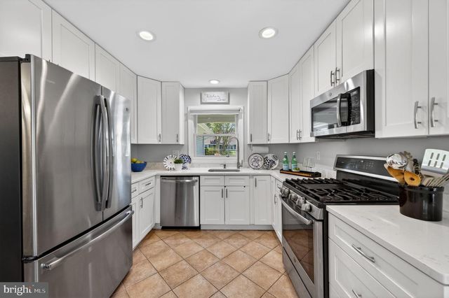 3905 CARVEL LN, Bowie, MD 20715
