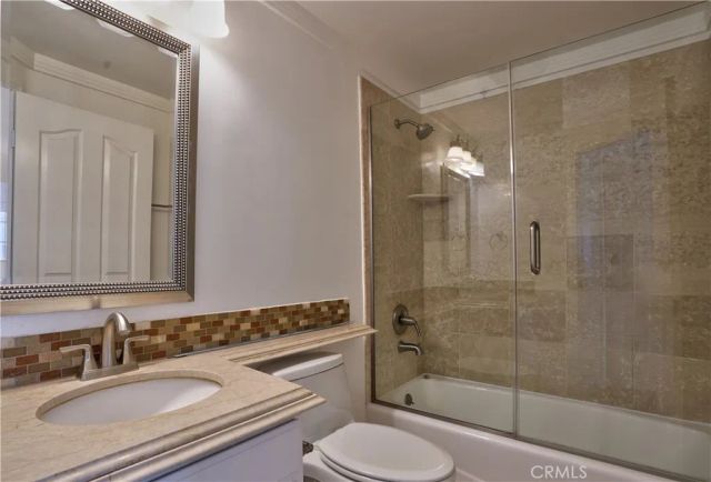 930 N Doheny 303, West Hollywood, CA 90069