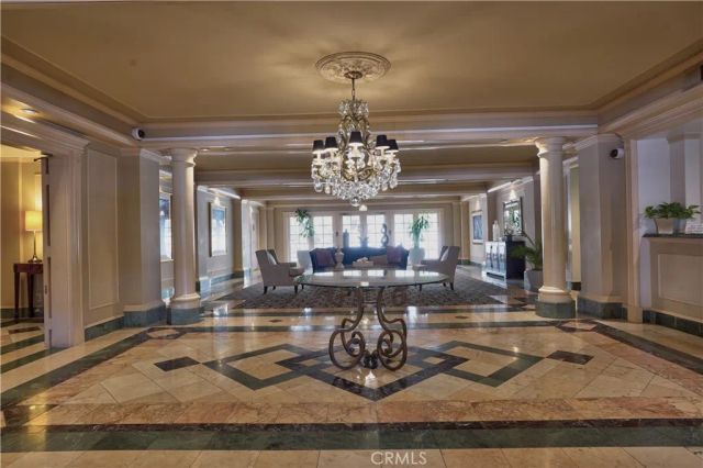 930 N Doheny 303, West Hollywood, CA 90069