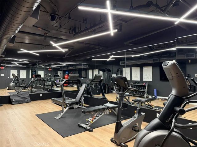 930 N Doheny 303, West Hollywood, CA 90069