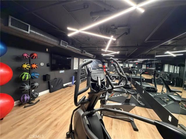 930 N Doheny 303, West Hollywood, CA 90069