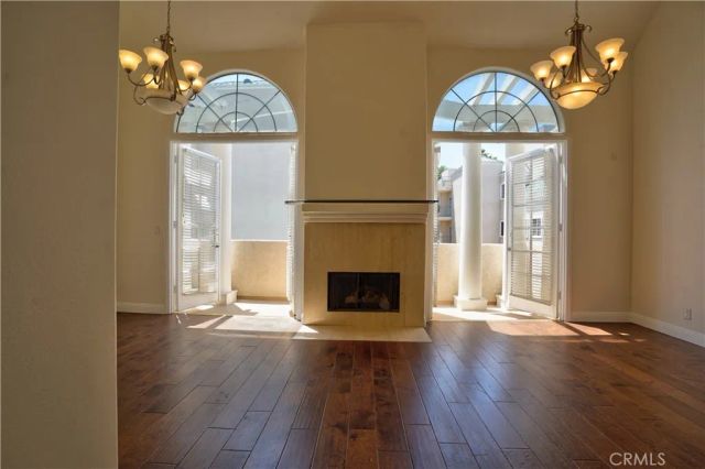 930 N Doheny 303, West Hollywood, CA 90069
