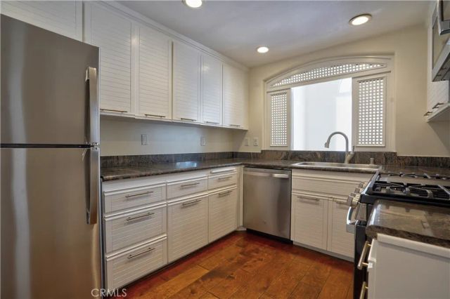 930 N Doheny 303, West Hollywood, CA 90069
