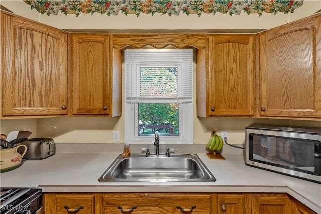 8199 Wright Road, Broadview Heights, OH 44147