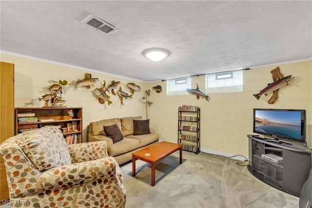 8199 Wright Road, Broadview Heights, OH 44147