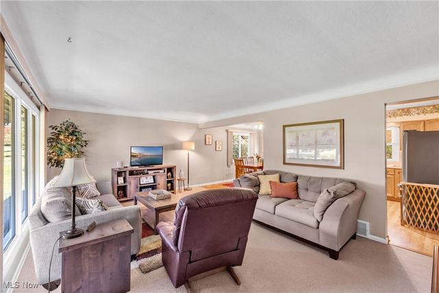 8199 Wright Road, Broadview Heights, OH 44147