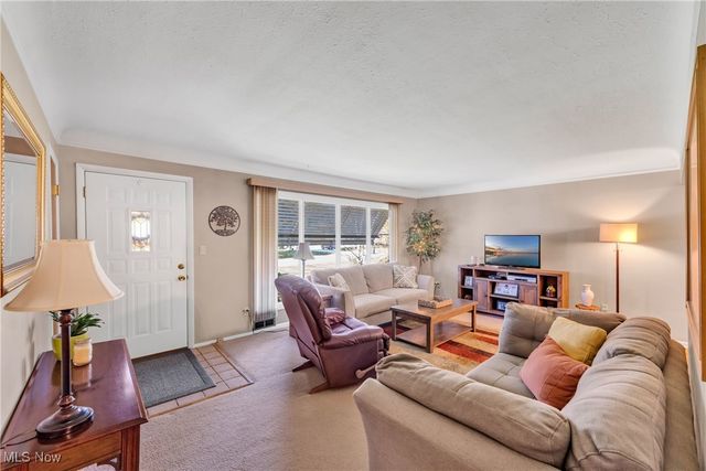 8199 Wright Road, Broadview Heights, OH 44147