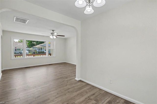 102 W Kelly AVE, Hampton, VA 23663