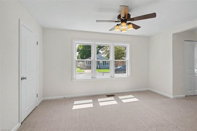 102 W Kelly AVE, Hampton, VA 23663