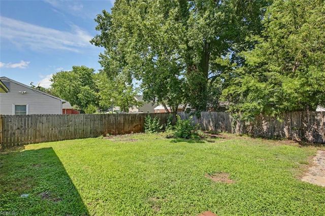 102 W Kelly AVE, Hampton, VA 23663