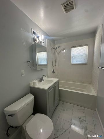 199 Dupont Place, Bridgeport, CT 06610