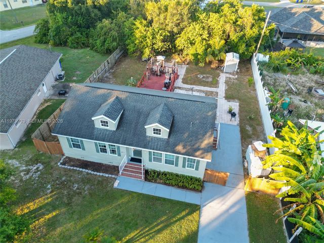 3713 Wild Violet Avenue, Sebring, FL 33876