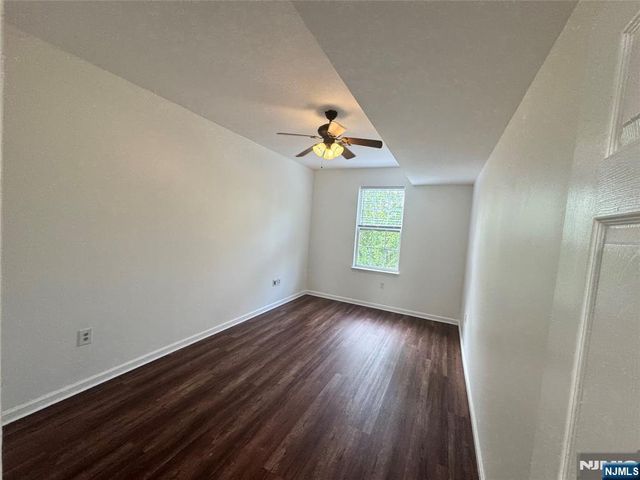 225 Halladay Street 2B, Jersey City, NJ 07304