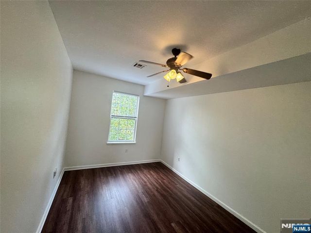 225 Halladay Street 2B, Jersey City, NJ 07304