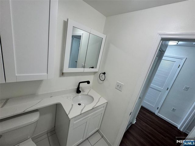 225 Halladay Street 2B, Jersey City, NJ 07304