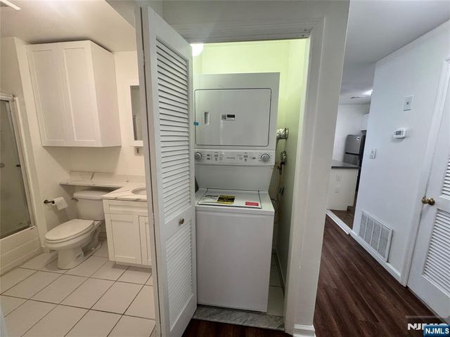 225 Halladay Street 2B, Jersey City, NJ 07304