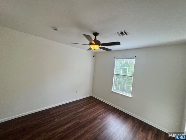 225 Halladay Street 2B, Jersey City, NJ 07304
